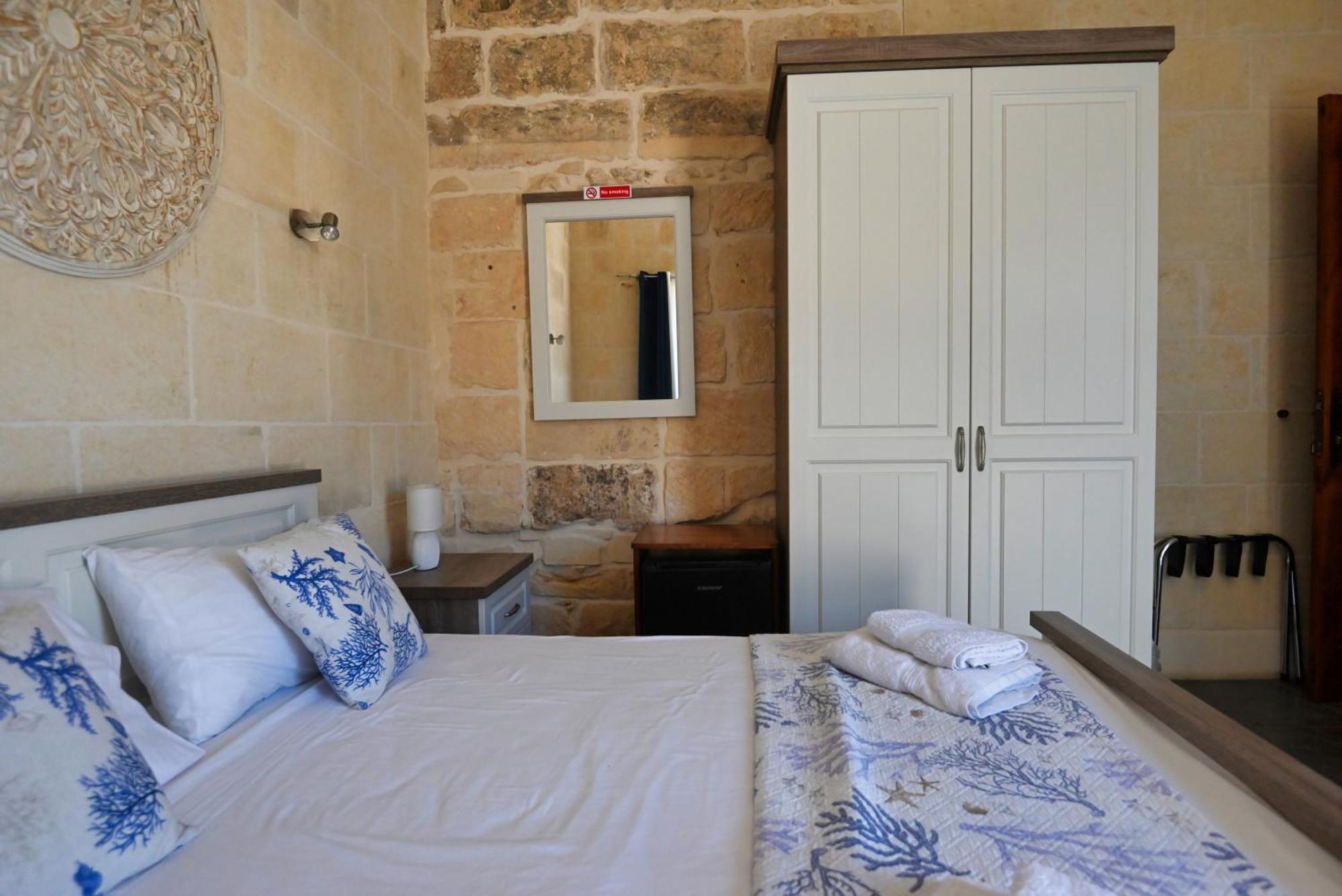 The Cloisters Bed And Breakfast Xaghra Exterior photo