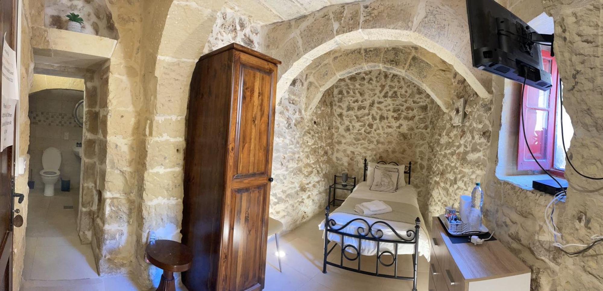 The Cloisters Bed And Breakfast Xaghra Exterior photo